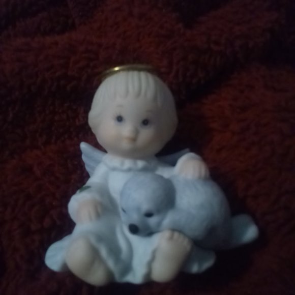 👵Looks new VINTAGE PRECIOUS MOMENTS ANGEL AND SEAL - Picture 1 of 5